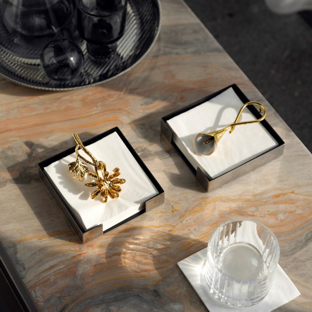 10 11 Steel Dahlia Napkin Holder - Luxury Mirror Polished Stainless Steel Floral Sculpture by Apexerahomelife.