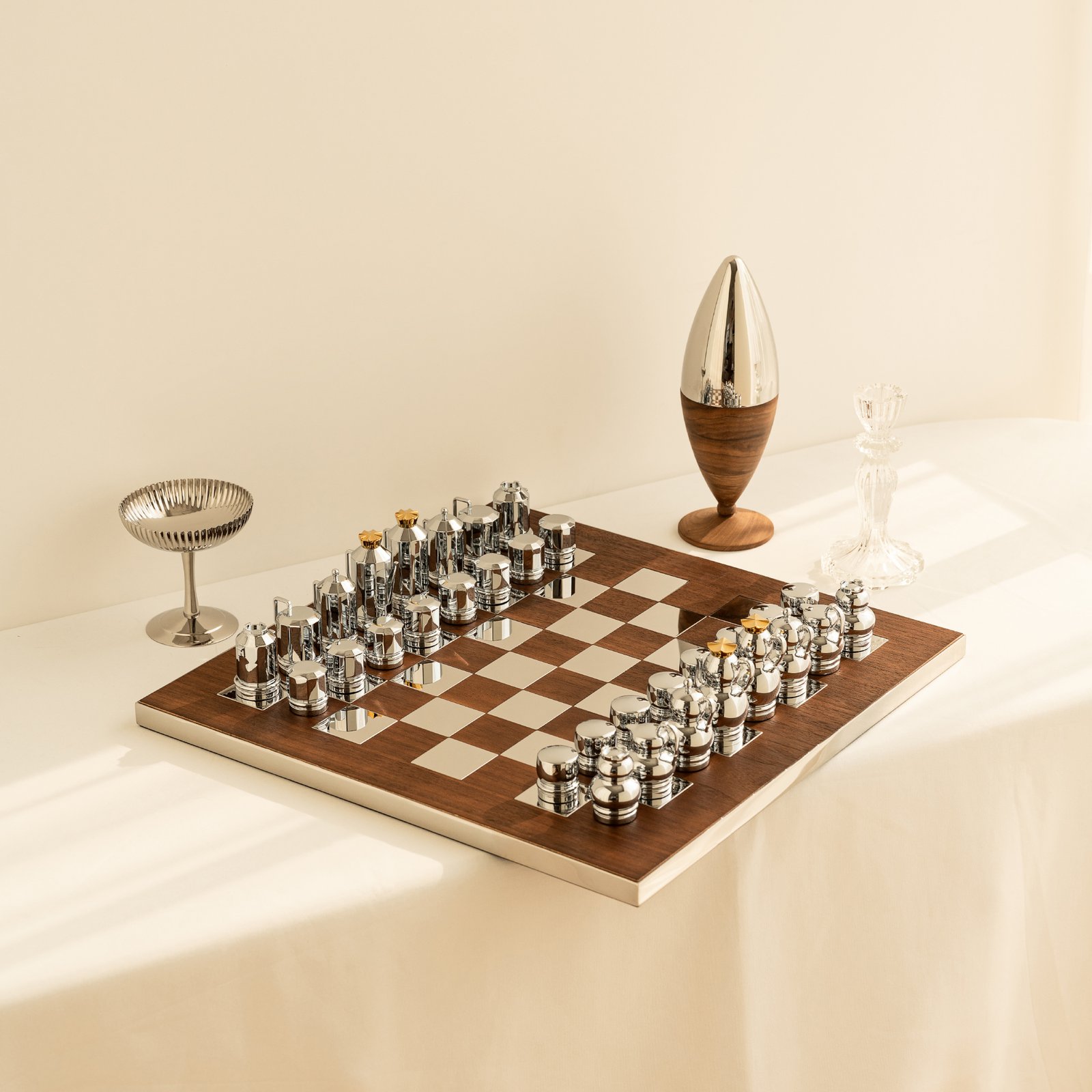 Creative stainless steel-shaped wooden chess discs as gifts, original home coffee tables, and creative home decoration items - Image 5