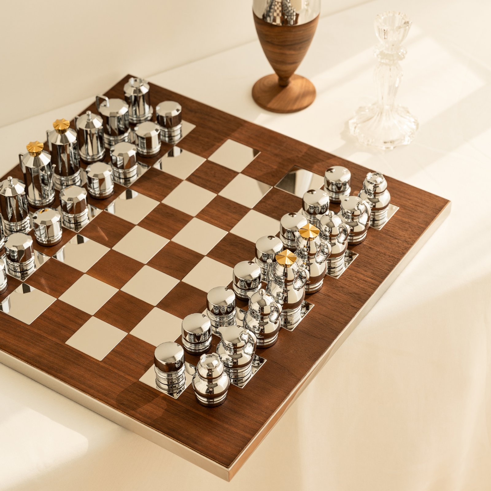 Creative stainless steel-shaped wooden chess discs as gifts, original home coffee tables, and creative home decoration items - Image 4