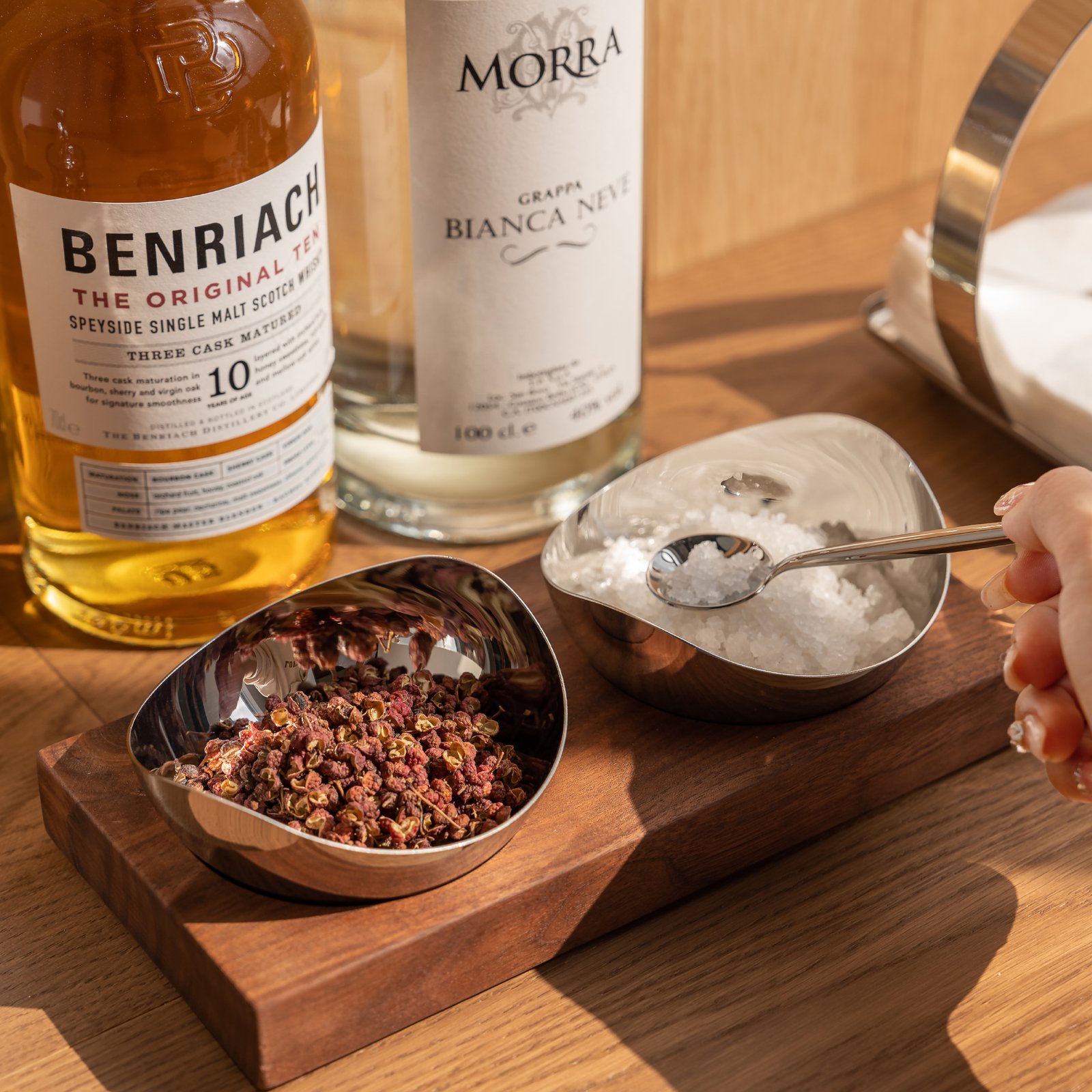 Creative luxury stainless steel wooden restaurant seasoning bowl and jar, home seasoning seasoning, nut snack storage bowl, Western dining table seasoning jar