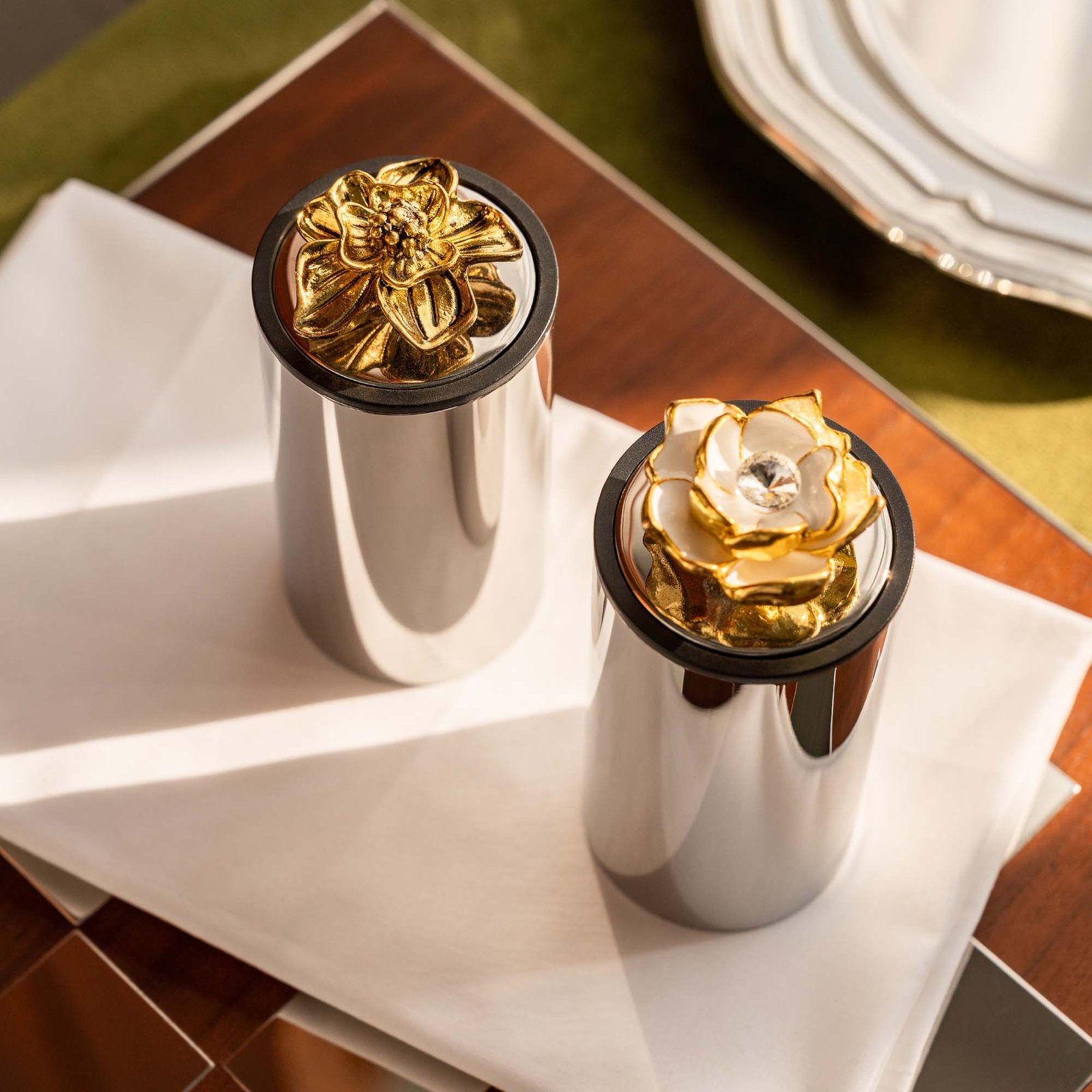 Creative stainless steel lucky butterfly-shaped toothpick holder, toothpick box, light luxury press-type automatic pop-up toothpick storage jar, home decoration item - Image 6