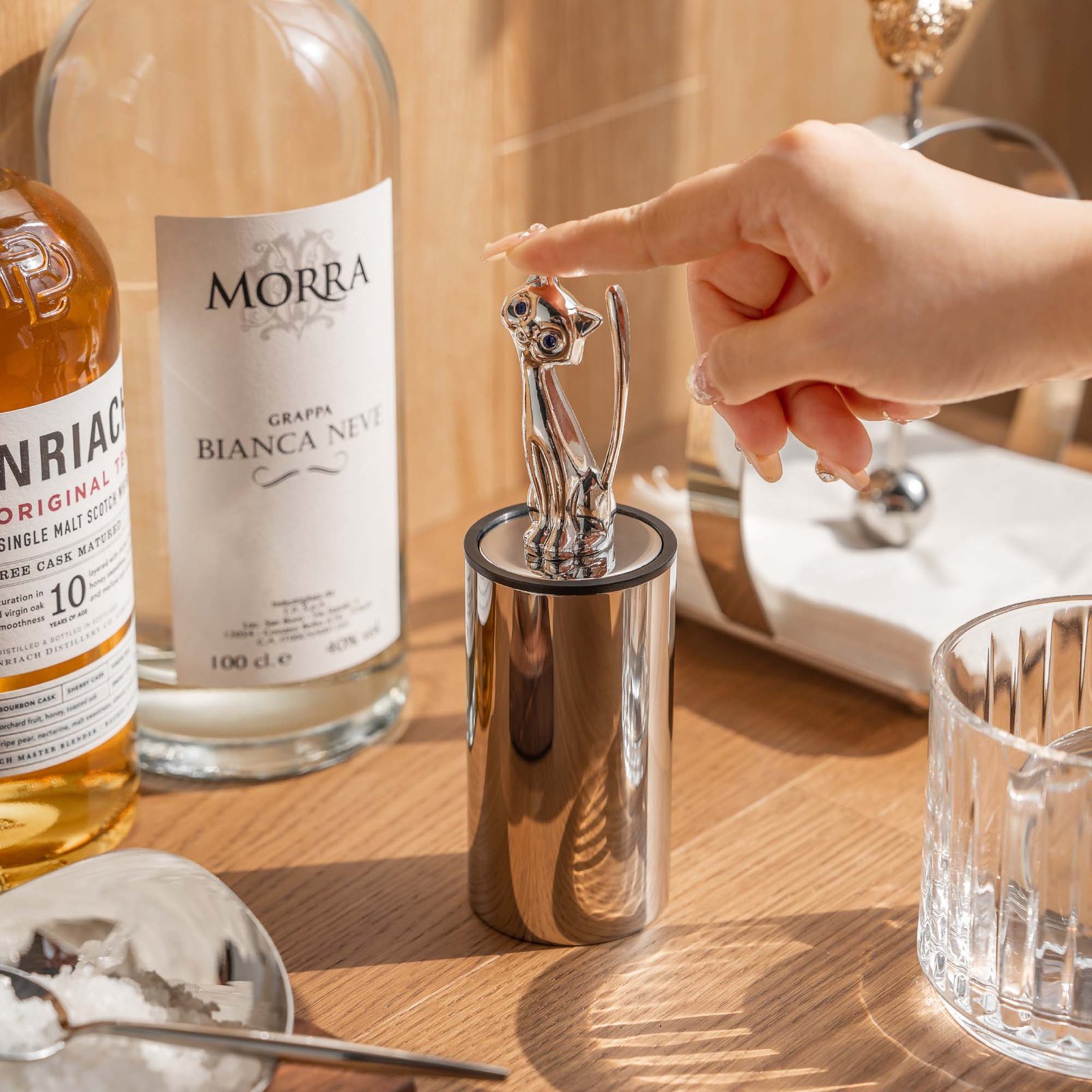 Creative stainless steel lucky butterfly-shaped toothpick holder, toothpick box, light luxury press-type automatic pop-up toothpick storage jar, home decoration item - Image 18