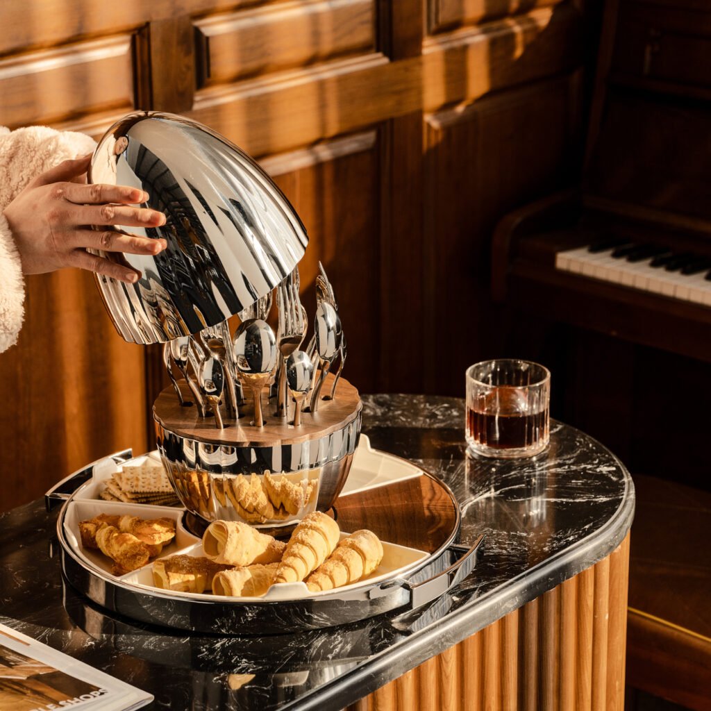 46 3 1 Steel Striped Egg for Luxury Dining - Premium Mirror Polished Stainless Steel Cutlery Caddy by Apexerahomelife.