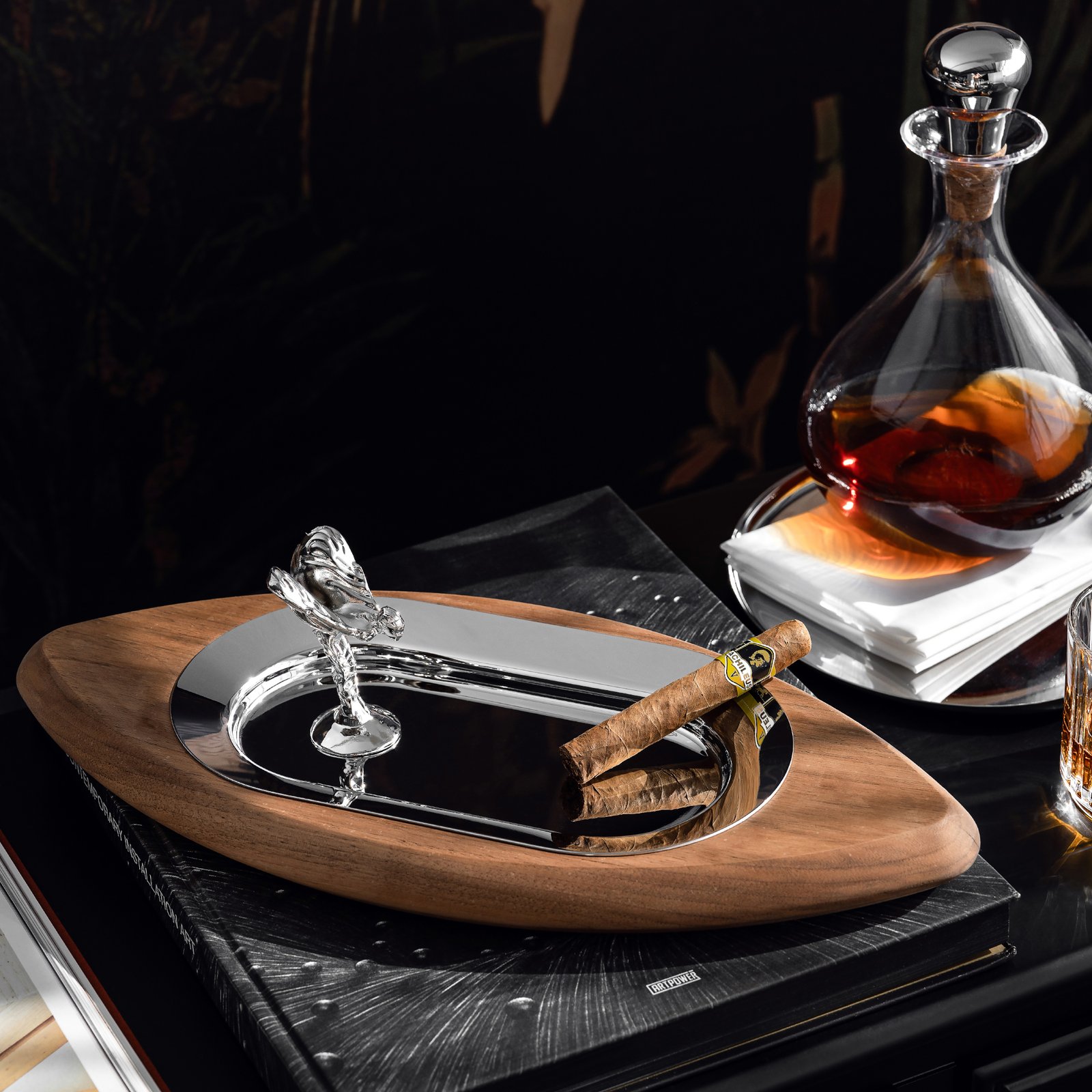 Creative walnut wood, light luxury, stainless steel shaped ashtray, high-end feel, living room, office, cigar ashtray, cigarette extinguisher, home decoration and display item - Image 3