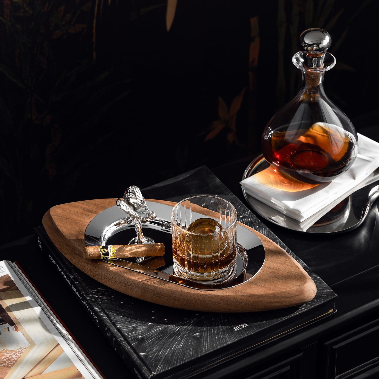 Creative walnut wood, light luxury, stainless steel shaped ashtray, high-end feel, living room, office, cigar ashtray, cigarette extinguisher, home decoration and display item - Image 5