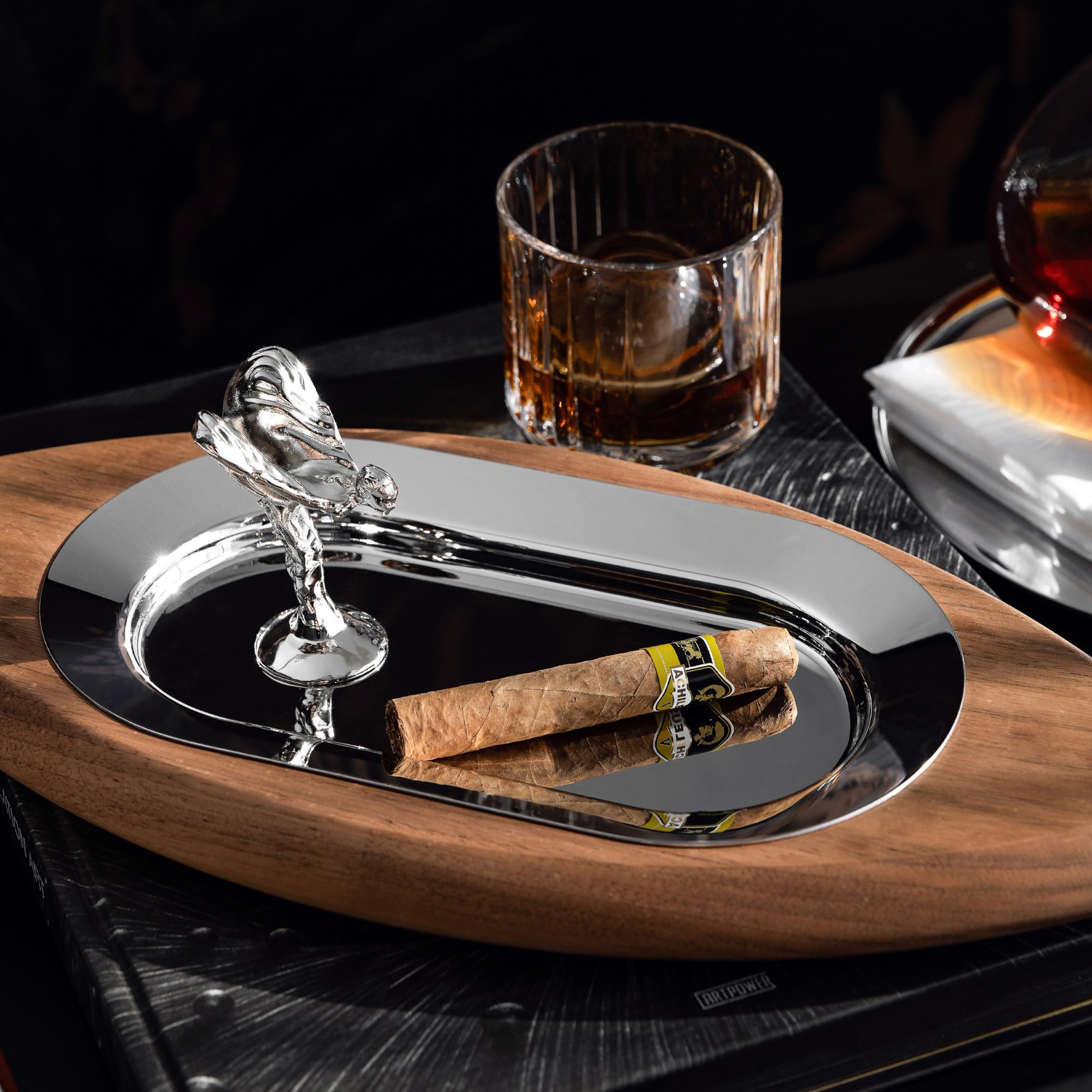 Creative walnut wood, light luxury, stainless steel shaped ashtray, high-end feel, living room, office, cigar ashtray, cigarette extinguisher, home decoration and display item - Image 6