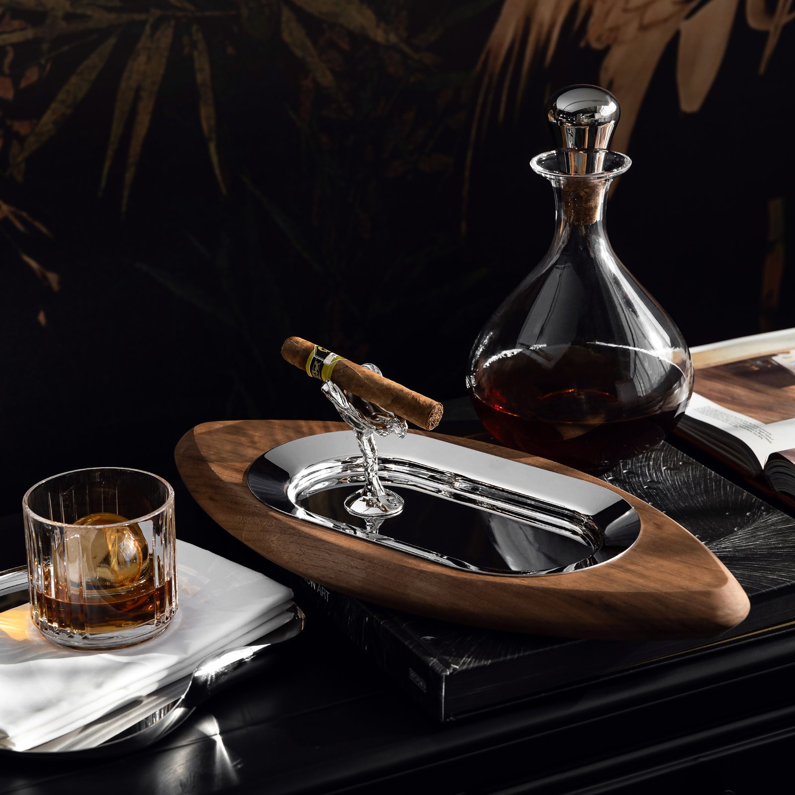 Creative walnut wood, light luxury, stainless steel shaped ashtray, high-end feel, living room, office, cigar ashtray, cigarette extinguisher, home decoration and display item - Image 8