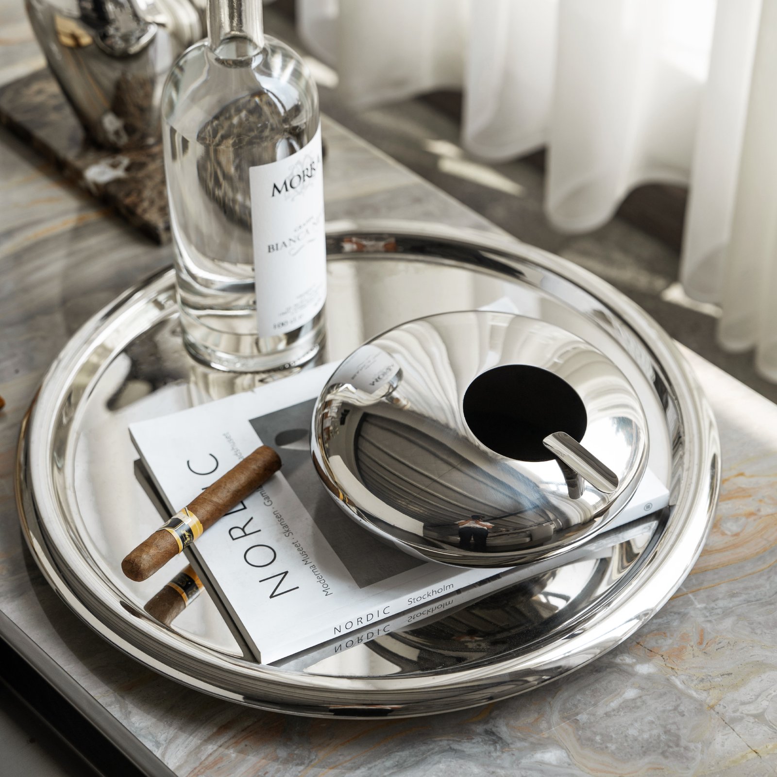 Creative and light luxury stainless steel-shaped ashtrays with a high-end feel for the living room and office, cigar ashtrays, cigarette extinguisher, and home decoration items
