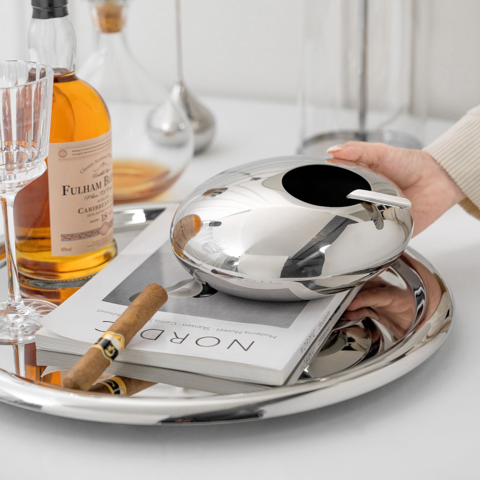 Creative and light luxury stainless steel-shaped ashtrays with a high-end feel for the living room and office, cigar ashtrays, cigarette extinguisher, and home decoration items - Image 6