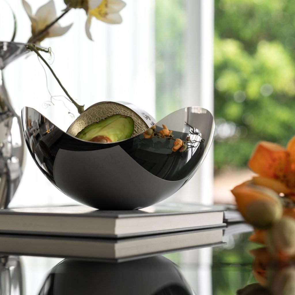Steel Shallow Platter (SS-58) featuring a wide, mirror-polished shallow body for fruit and decor, showcased as a Luxury Mirror Polished Fruit Bowl.