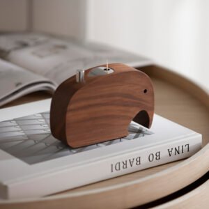 European walnut press type toothpick box, light luxury and cute toothpick storage box, high aesthetic value, automatic ejection toothpick can