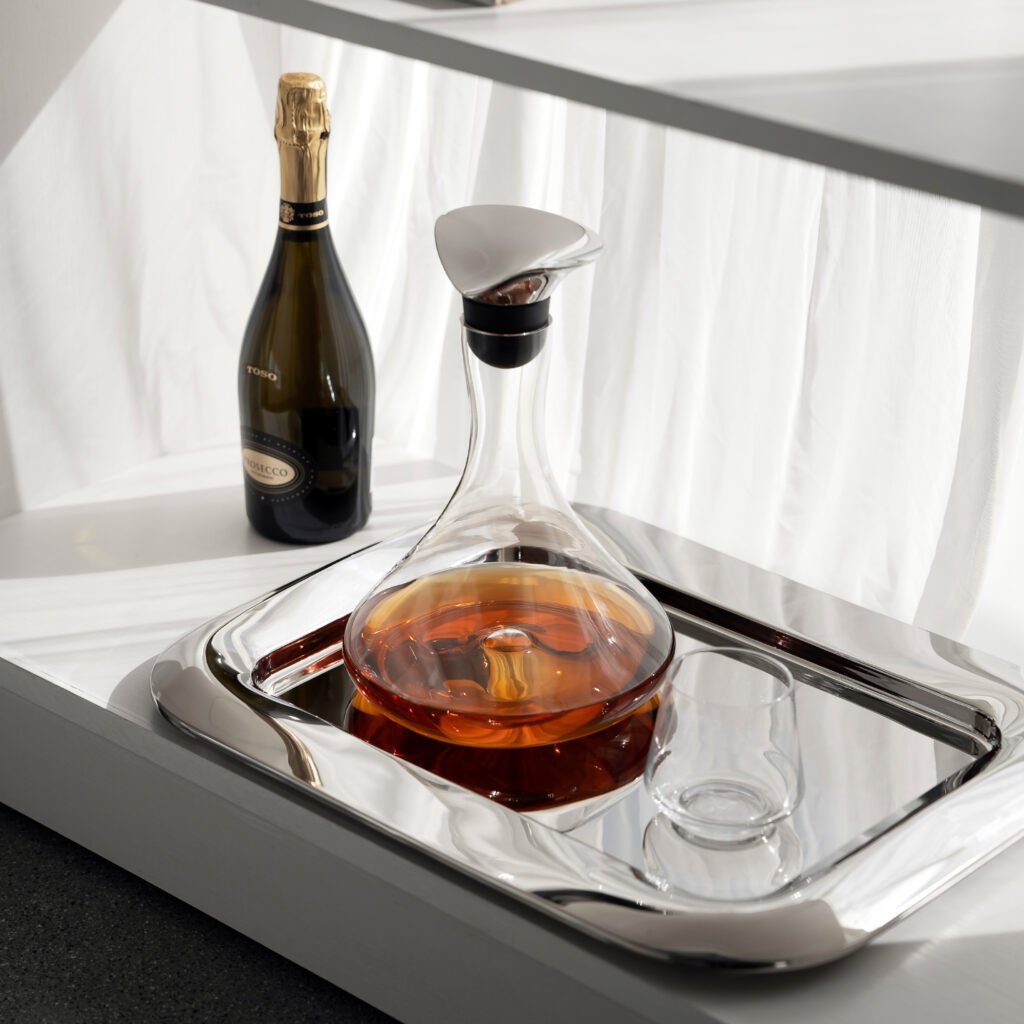 155 2 1 Mirror Tray Decanter Set, Luxury Organic Fluid Stainless Steel Serving Tray with Glass Wine Aerator.