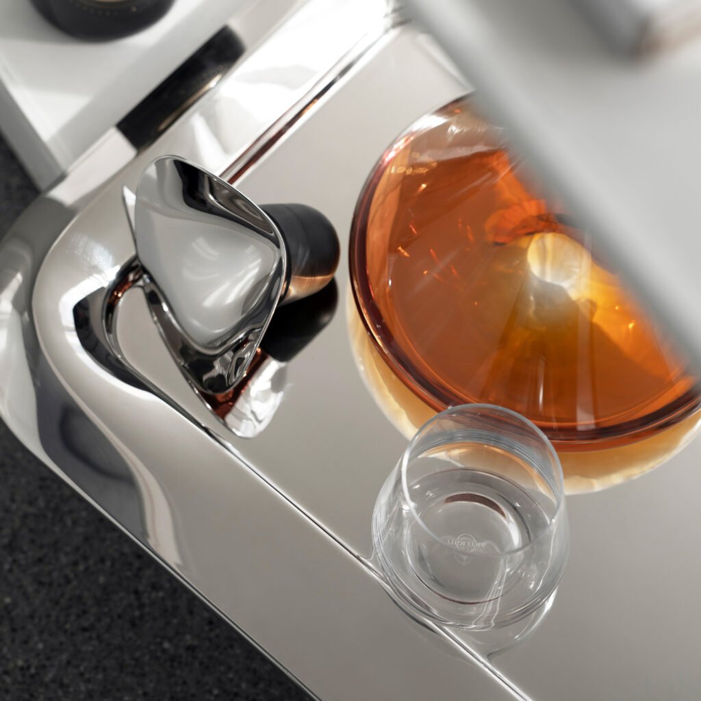 155 4 1 Mirror Tray Decanter Set, Luxury Organic Fluid Stainless Steel Serving Tray with Glass Wine Aerator.