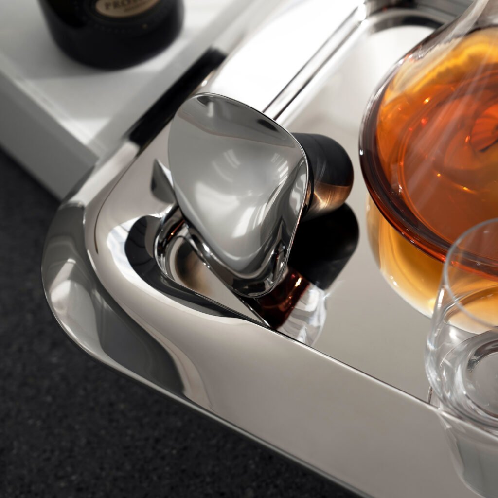155 5 1 Mirror Tray Decanter Set, Luxury Organic Fluid Stainless Steel Serving Tray with Glass Wine Aerator.