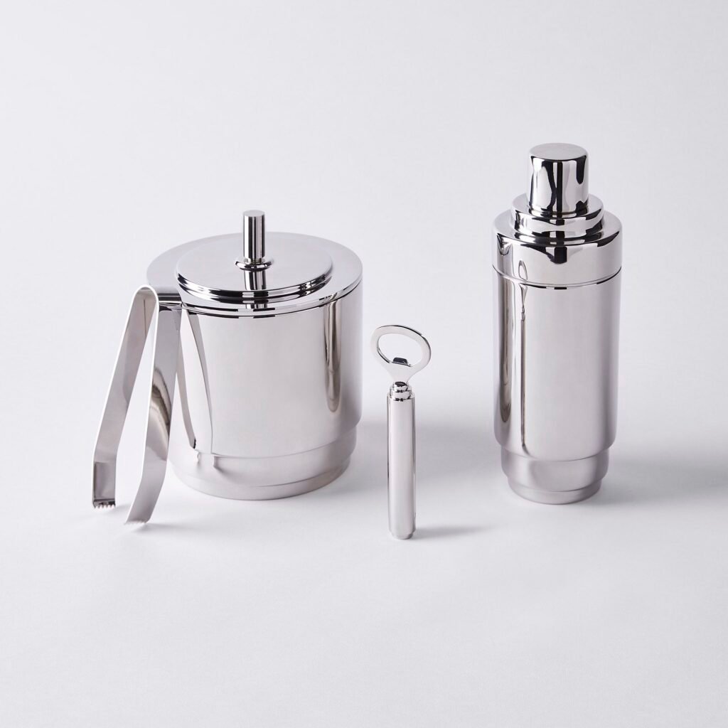 157 2 1 Tiered Stainless Steel Shaker for Professional Bars, Luxury 3-Stage Mirror Finish Martini Mixer with Integrated Strainer.