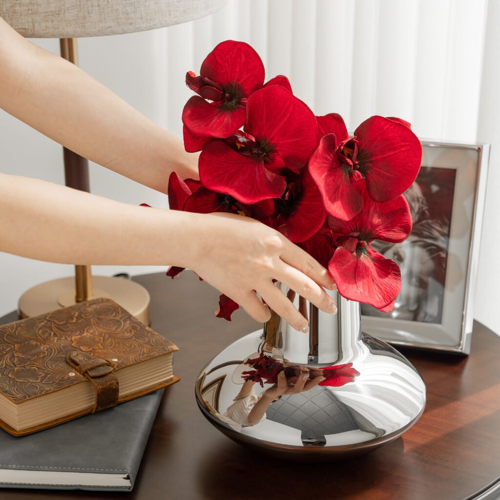 20 3 1 Apexerahomelife Majestic Stainless Steel UFO Vase Mirror Polished Floral Artware
