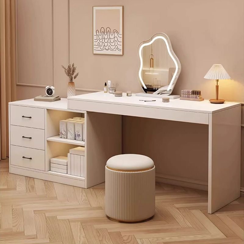 White Vanity with Lighted Mirror white E0