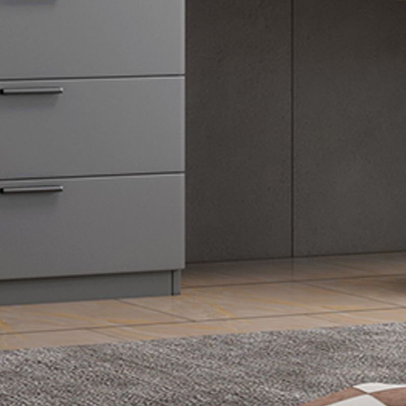 Sizes for Achromatic Swivel Vanity