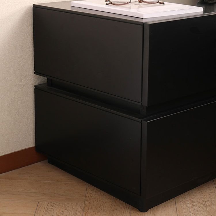 E0 Sustainable Side Chest board and finish detail.