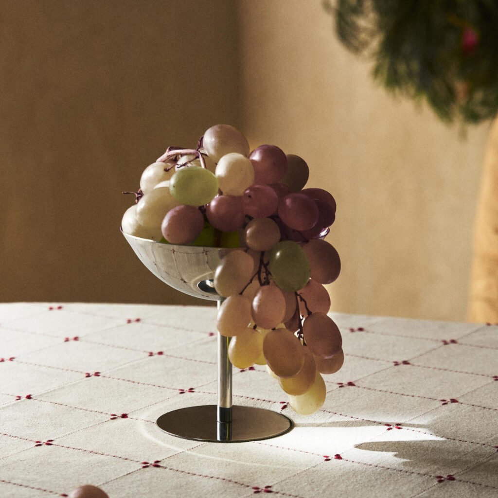 Steel Ice Cream Bowl (SS-83) featuring a mirror-polished hemispherical body on a tiered pedestal, showcased as a Luxury Mirror Polished Sundae Cup.